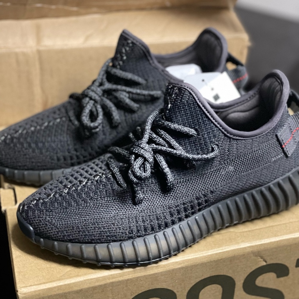 adidas Black Yeezy size 5